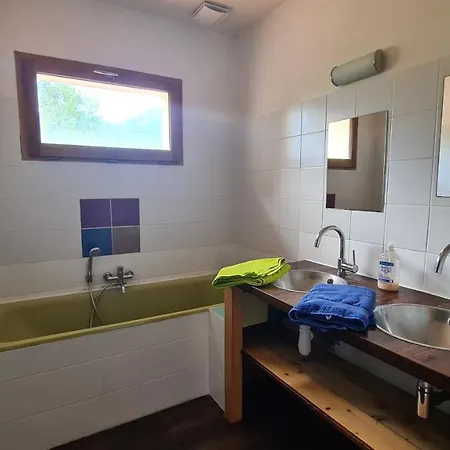 Villa Le Ranch: Grande Acces Prive A La Riviere